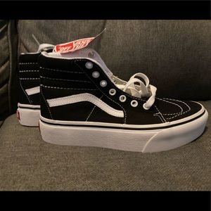 New with tags kids vans size 2.5 2 1/2